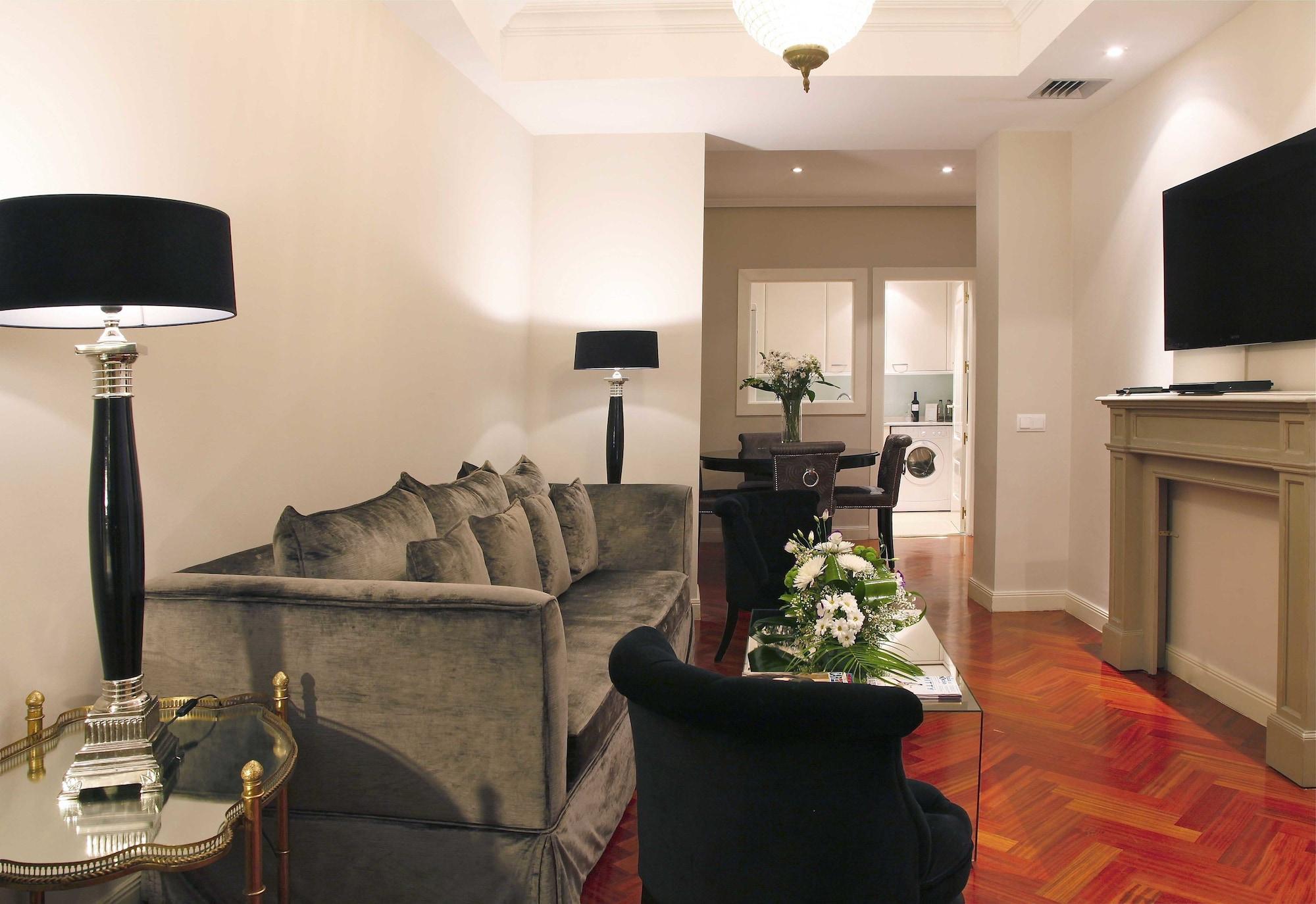 Boutike Cibeles Apartment Madrid Bagian luar foto